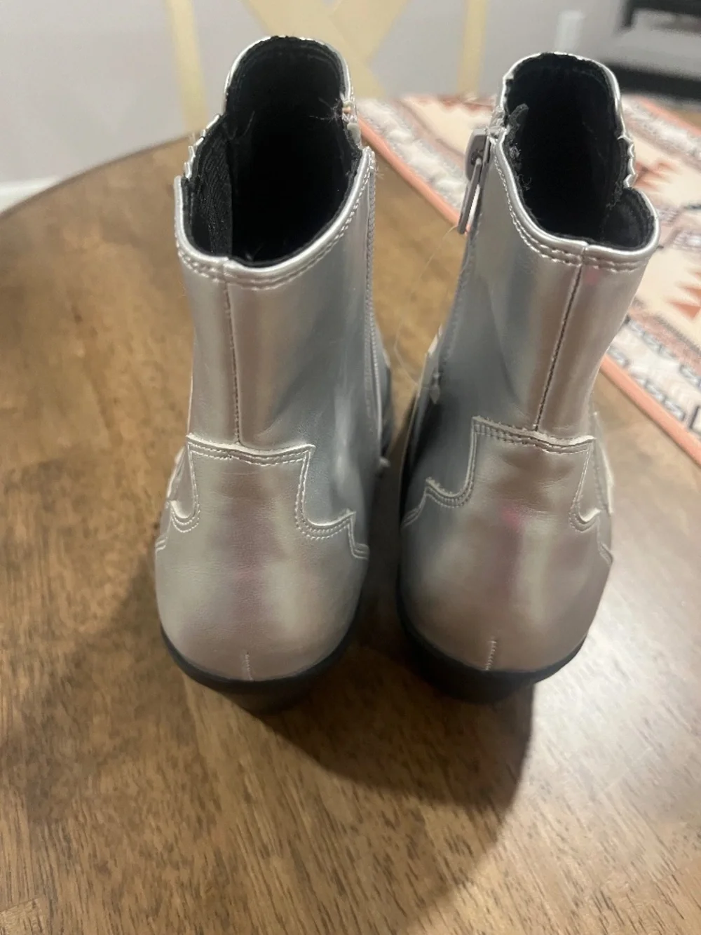 No Boundaries stylish silver